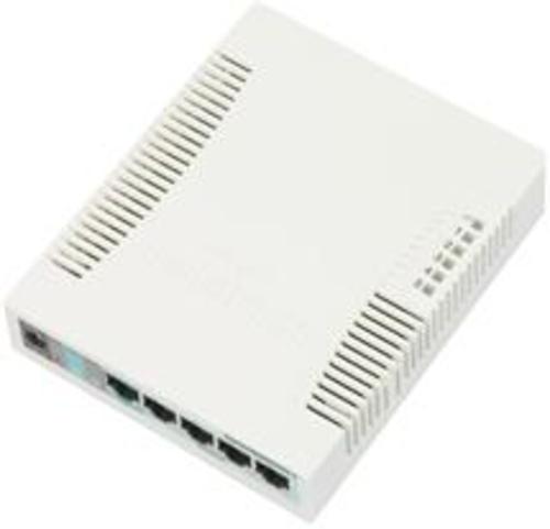 MIKROTIK RouterBOARD RB260GS, 5-port Gigabit smart switch with SFP cage, SwOS, plastic case, PSU