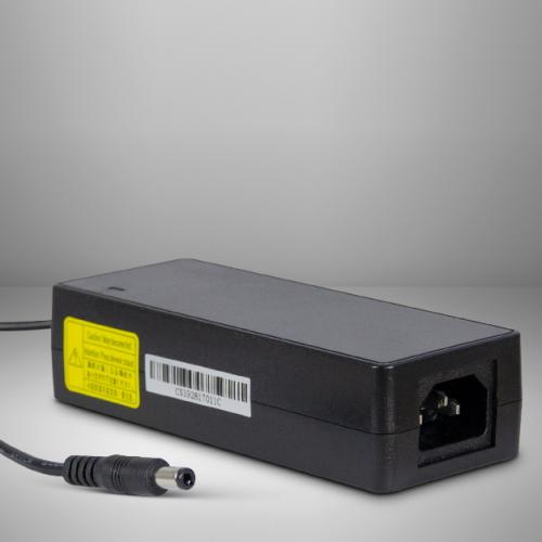 INTER-TECH napájecí adaptér 90W, konektor C-14 - AGEMcz